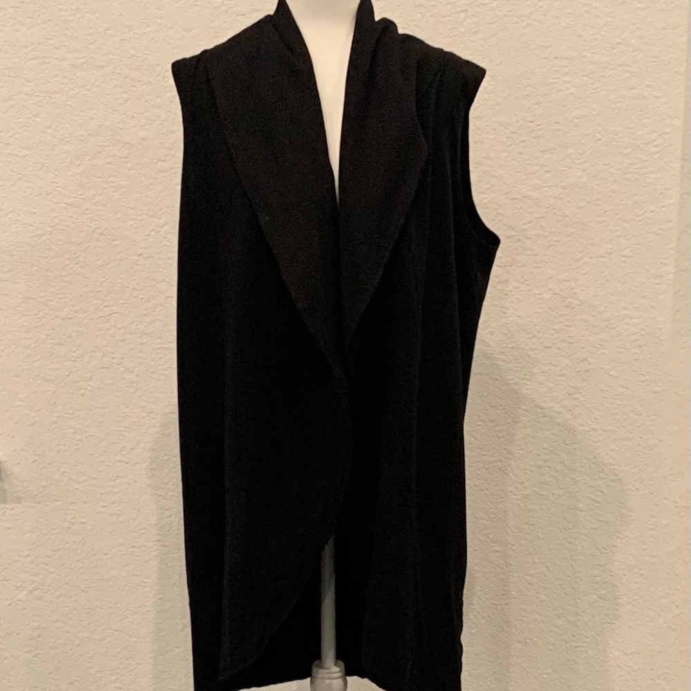 Bryn Walker Black sleeveless shawled collar wrap